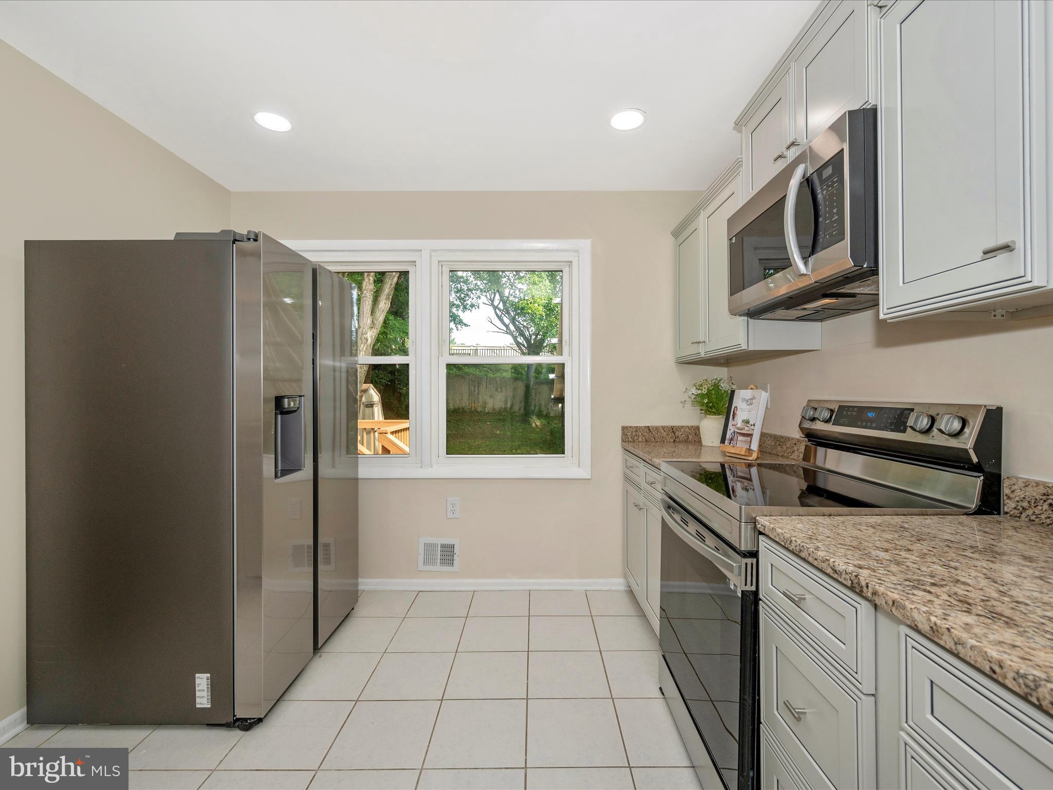 FOREST KNOLLS - Residential