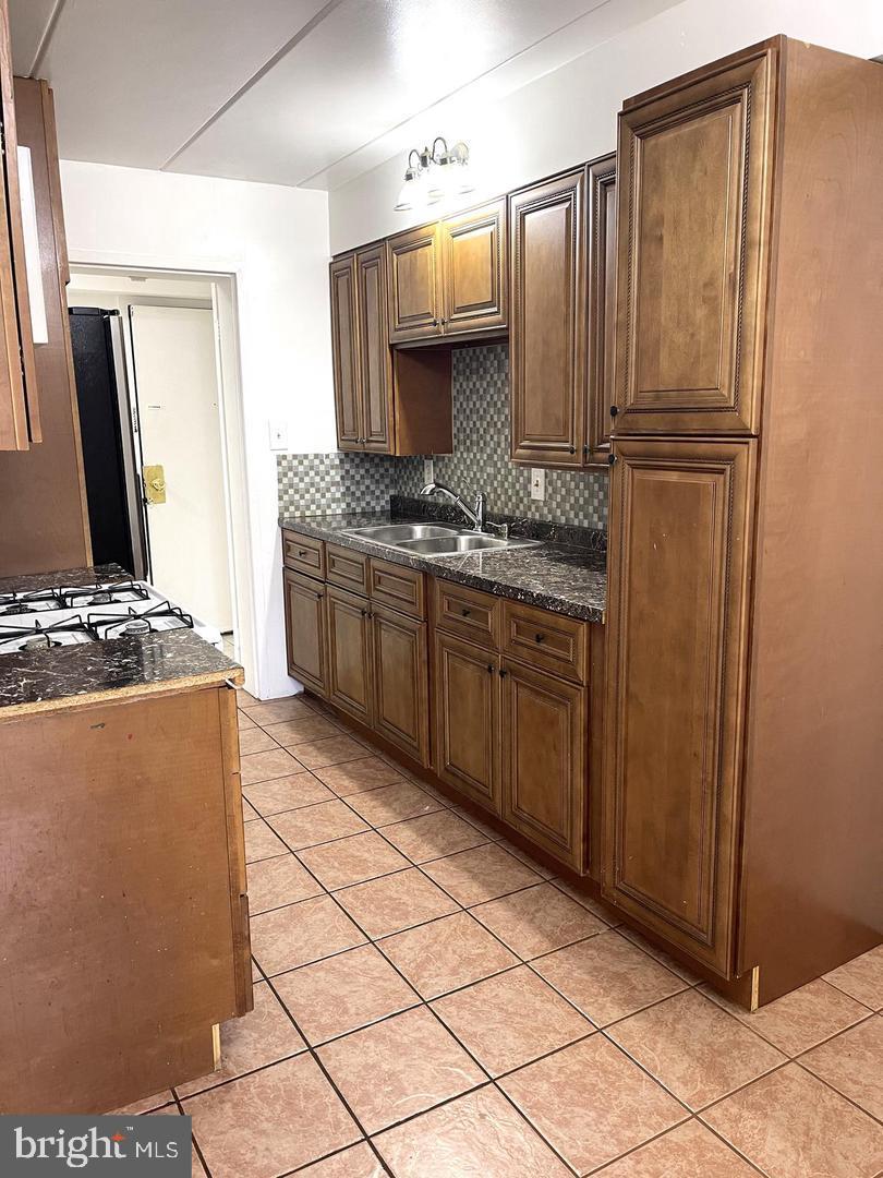 2323 FREETOWN COURT 2B