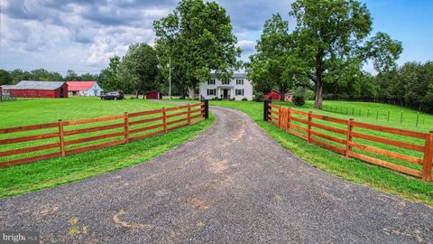 1815 COUNTRY ROAD BEAVERDAM VA 23015