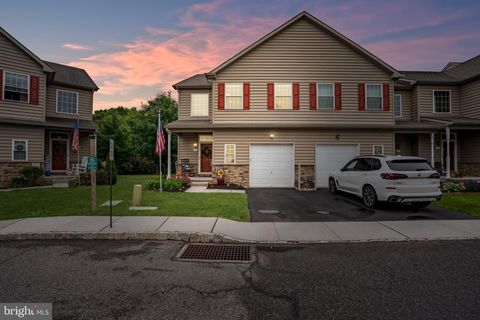 Townhouse For Sale - 124 Nicoles Way<br/> MORRISVILLE, PA 19067