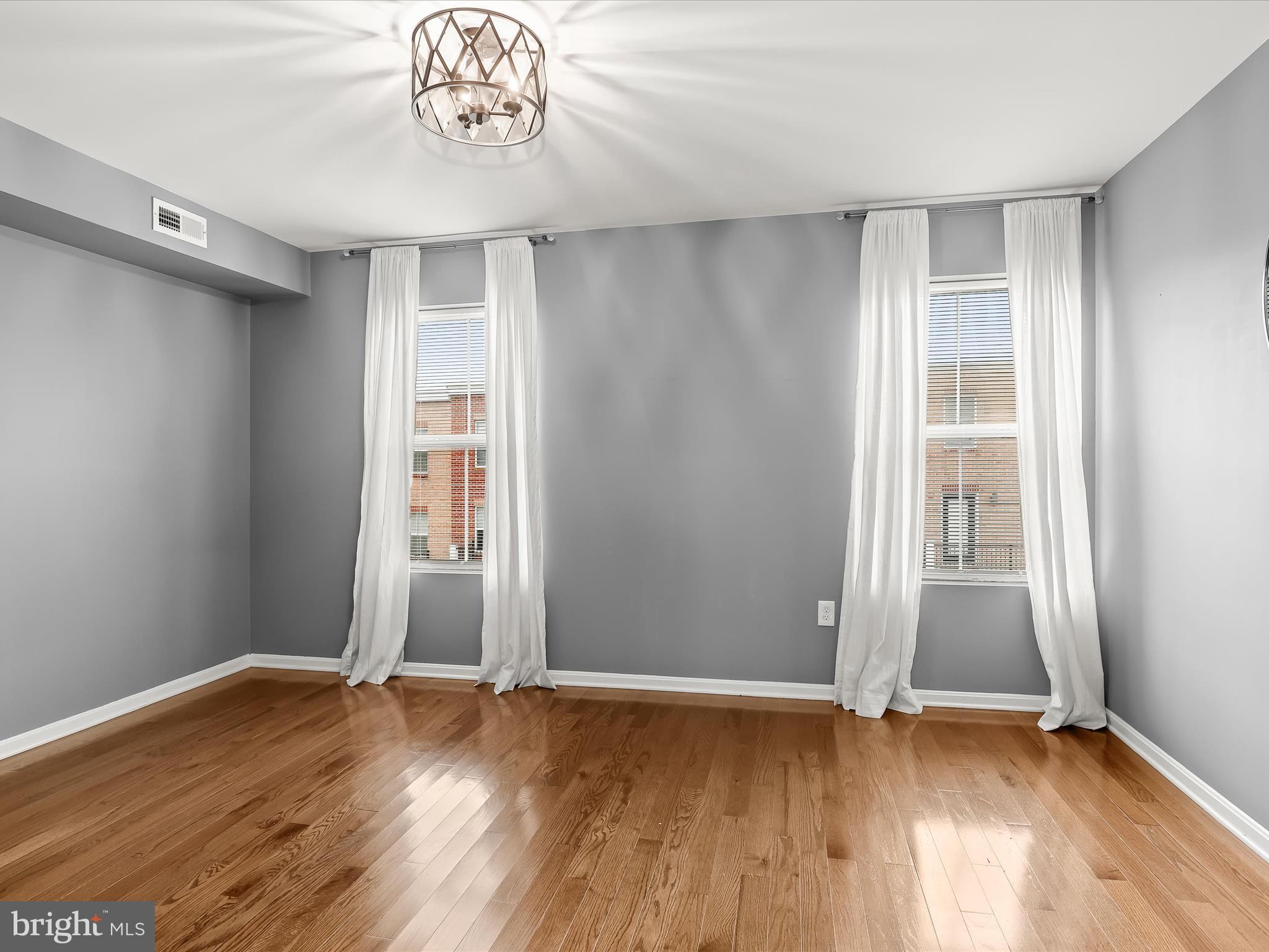 ATHENA SQUARE - Residential