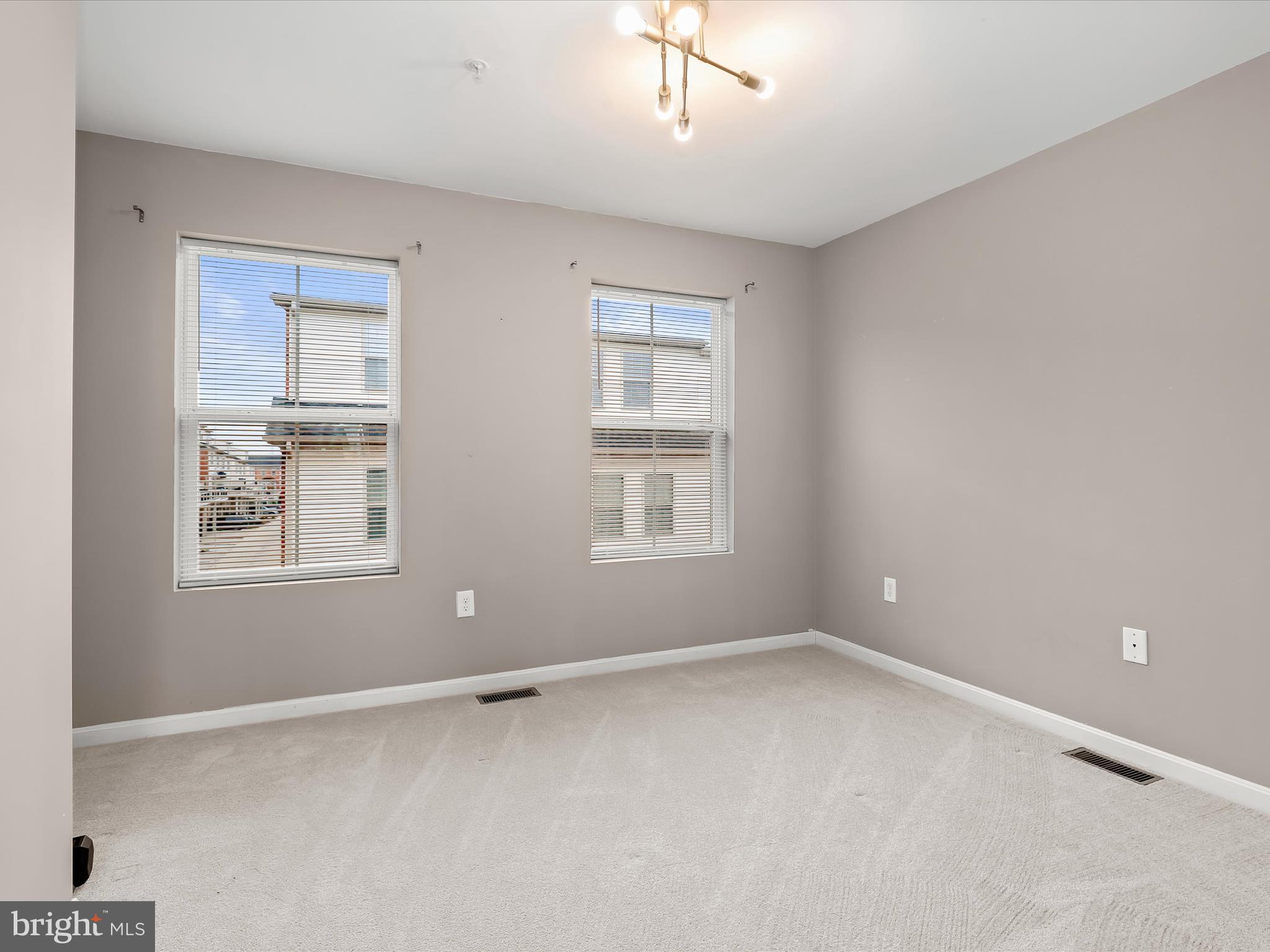 ATHENA SQUARE - Residential