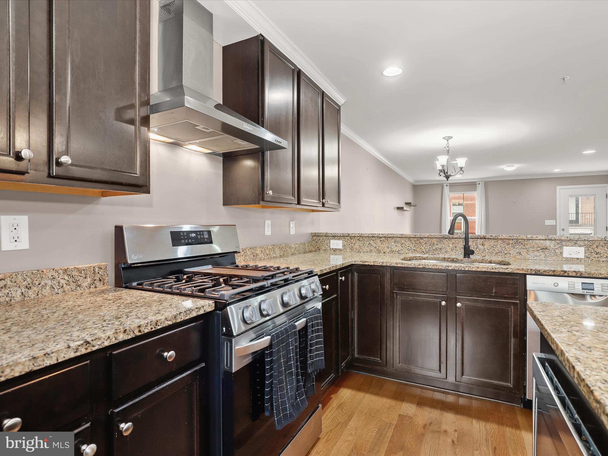 ATHENA SQUARE - Residential