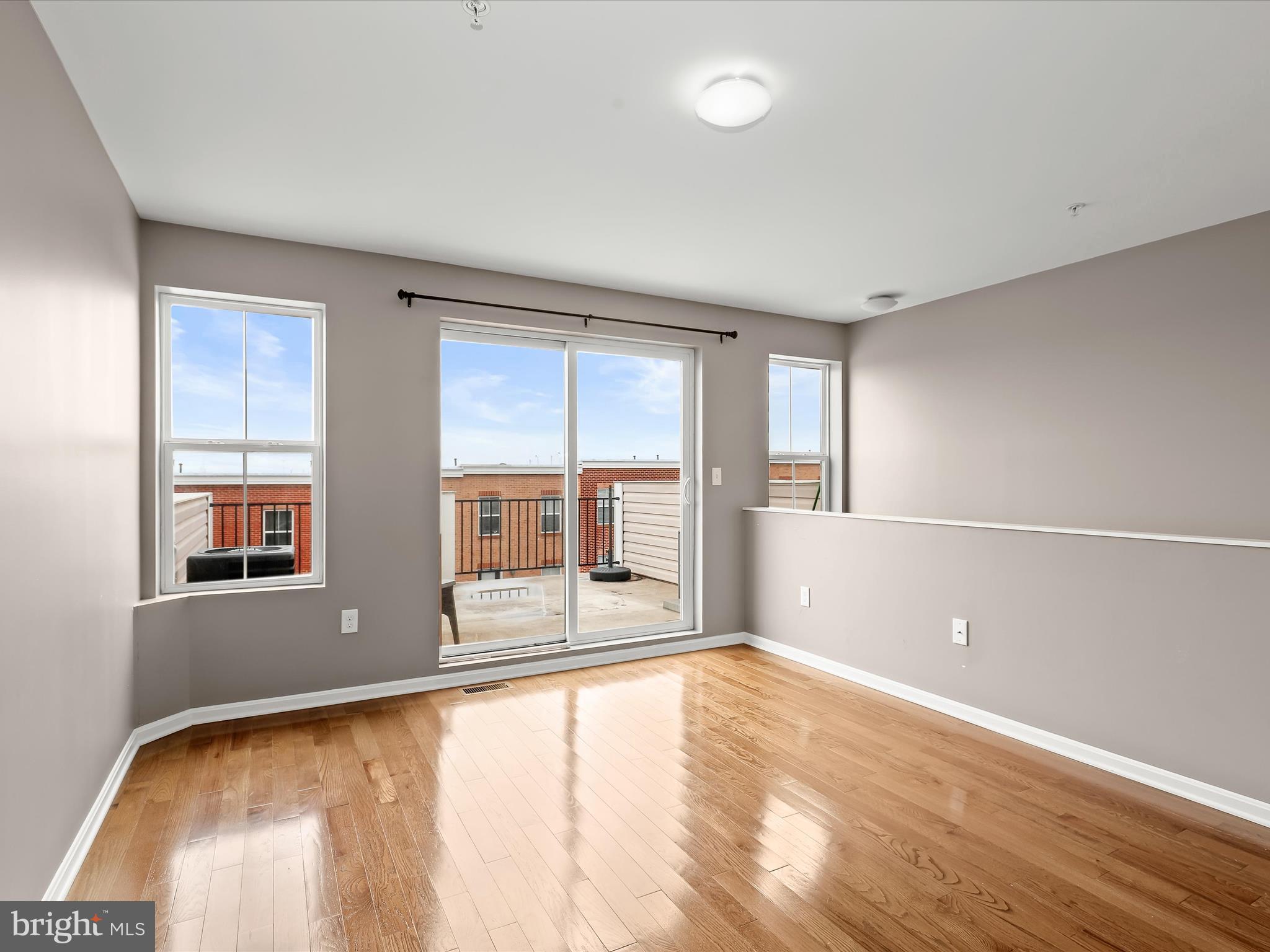 ATHENA SQUARE - Residential