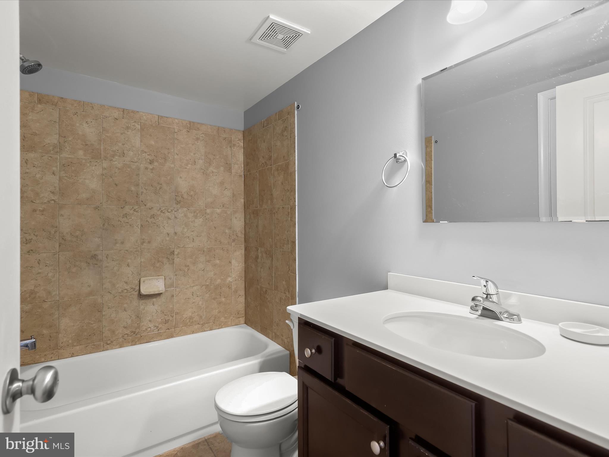 ATHENA SQUARE - Residential