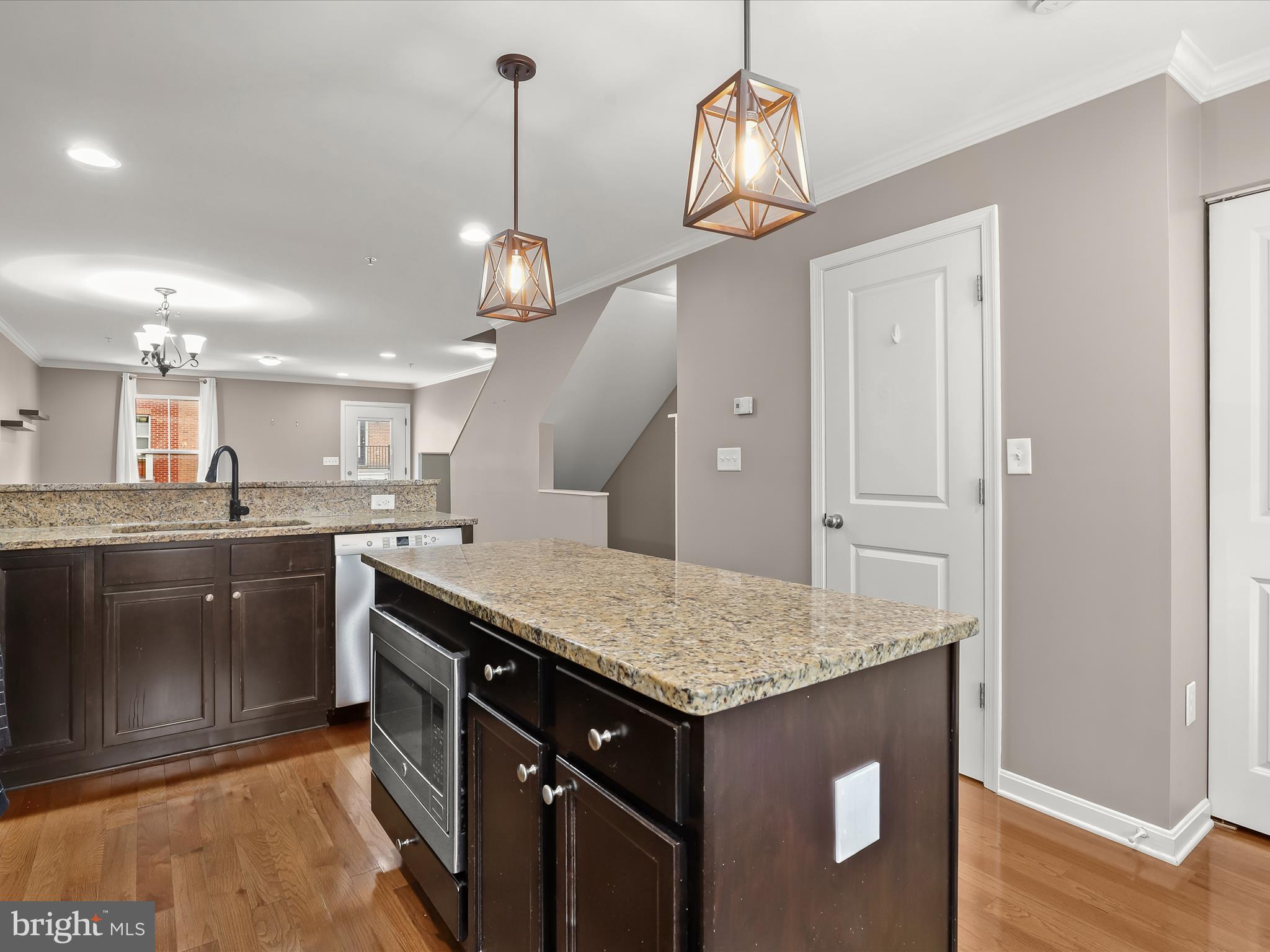 ATHENA SQUARE - Residential