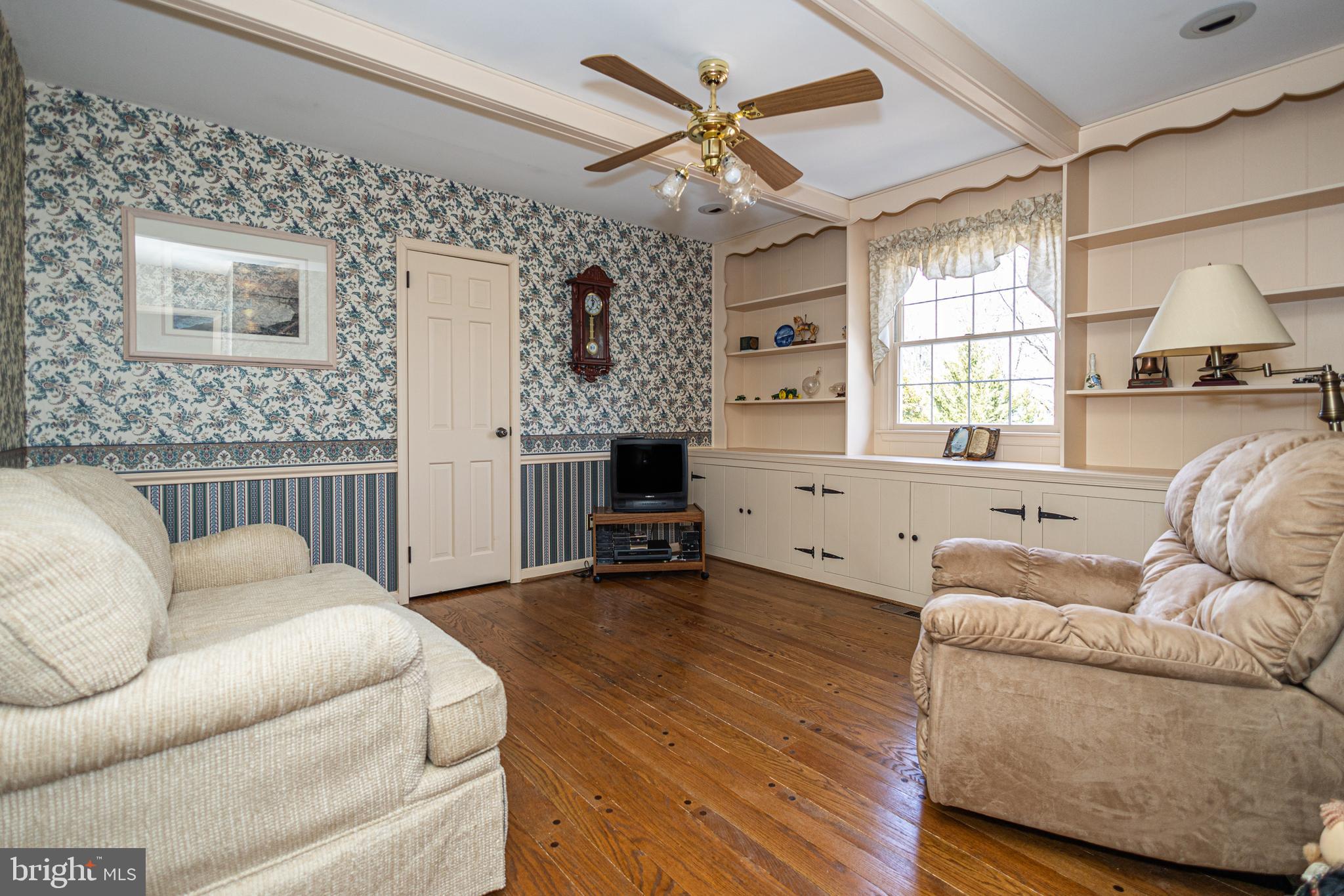 HILLCRESTSHIRE - Residential