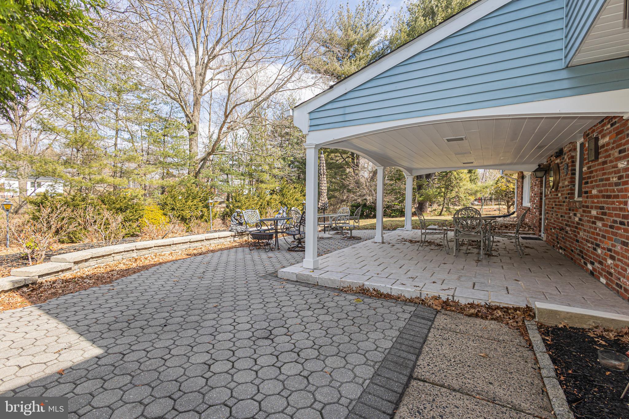 HILLCRESTSHIRE - Residential