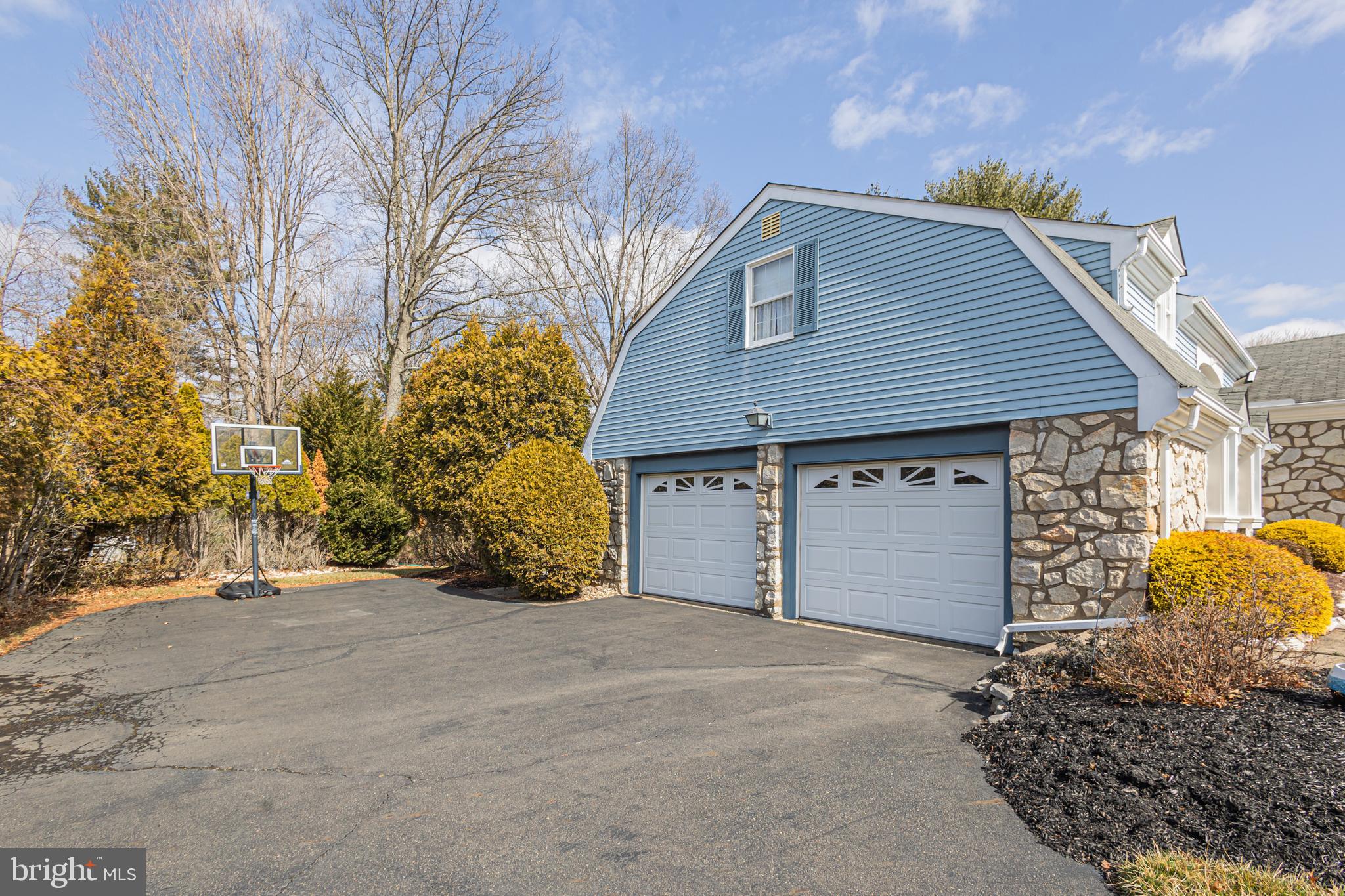 HILLCRESTSHIRE - Residential