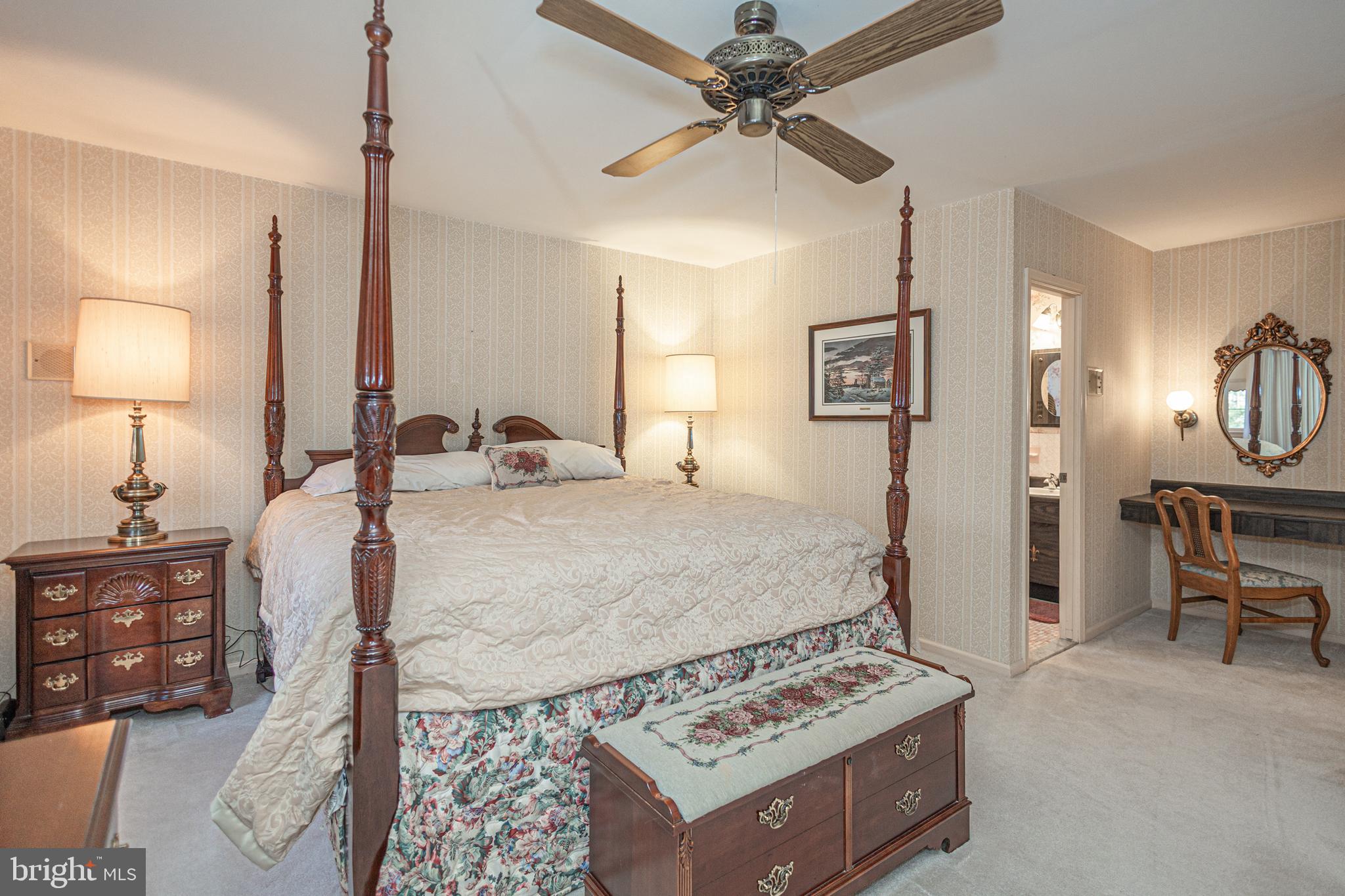 HILLCRESTSHIRE - Residential