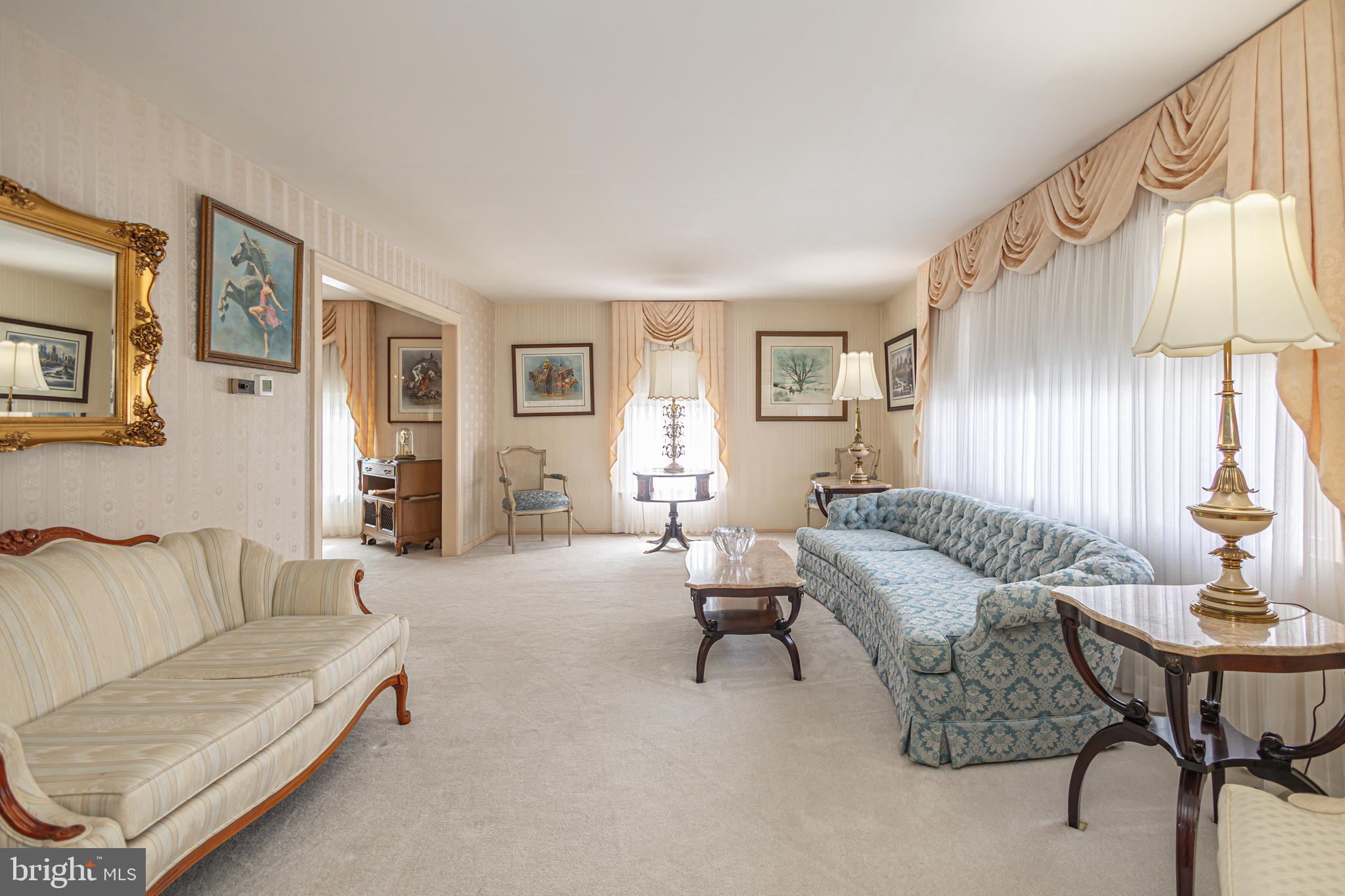 HILLCRESTSHIRE - Residential