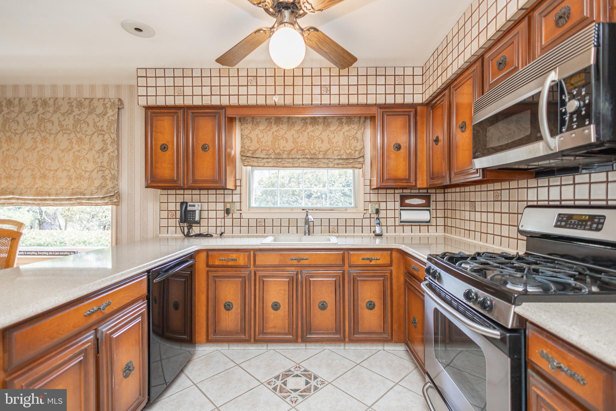 HILLCRESTSHIRE - Residential