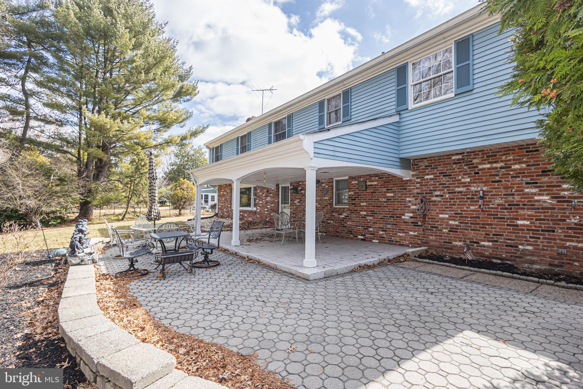 HILLCRESTSHIRE - Residential