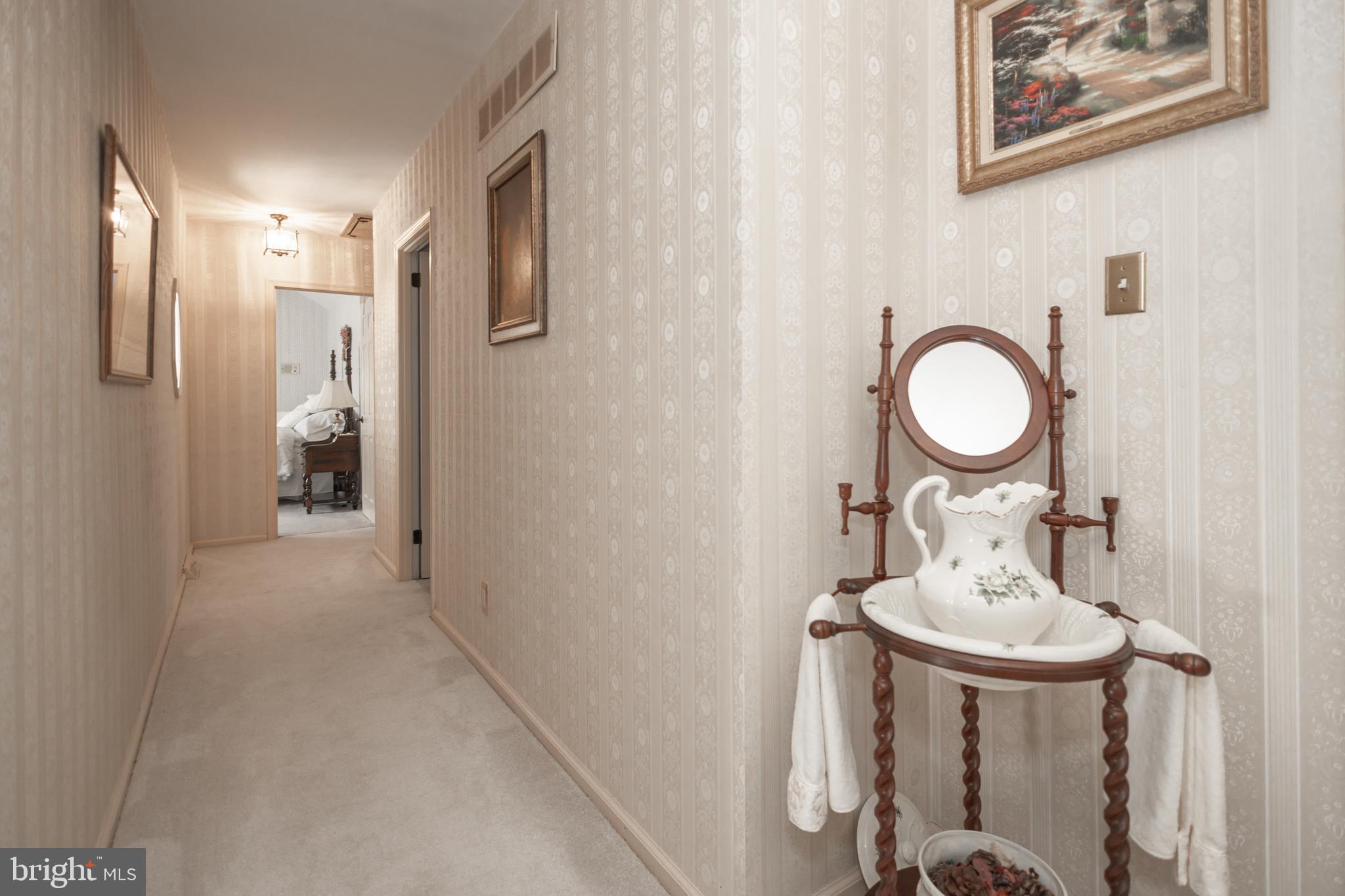 HILLCRESTSHIRE - Residential