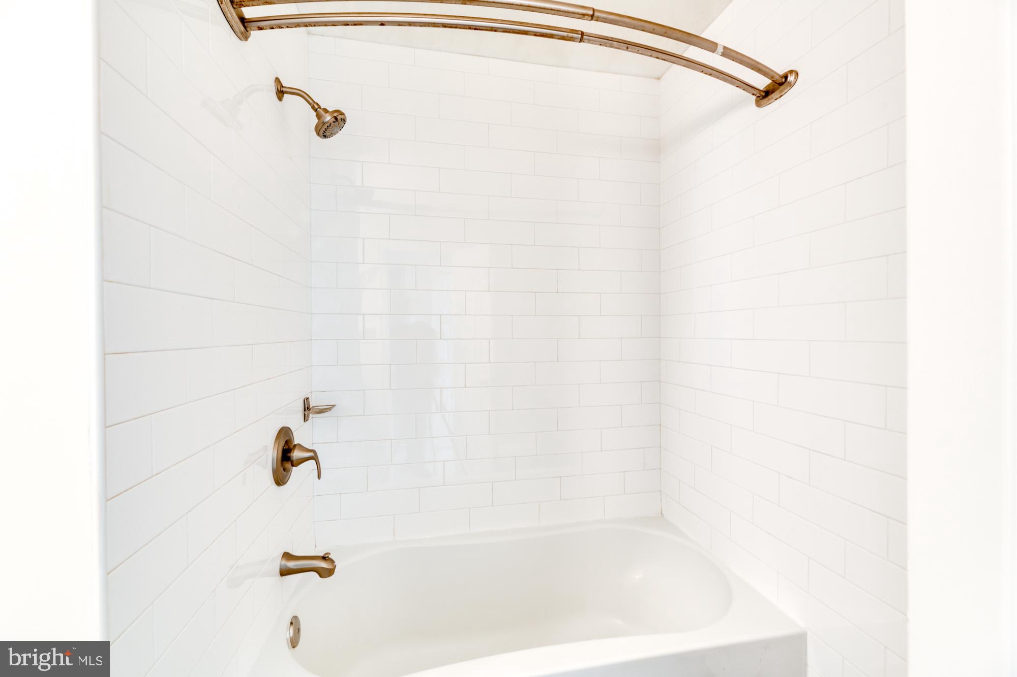 WATERFORD - Residential Lease