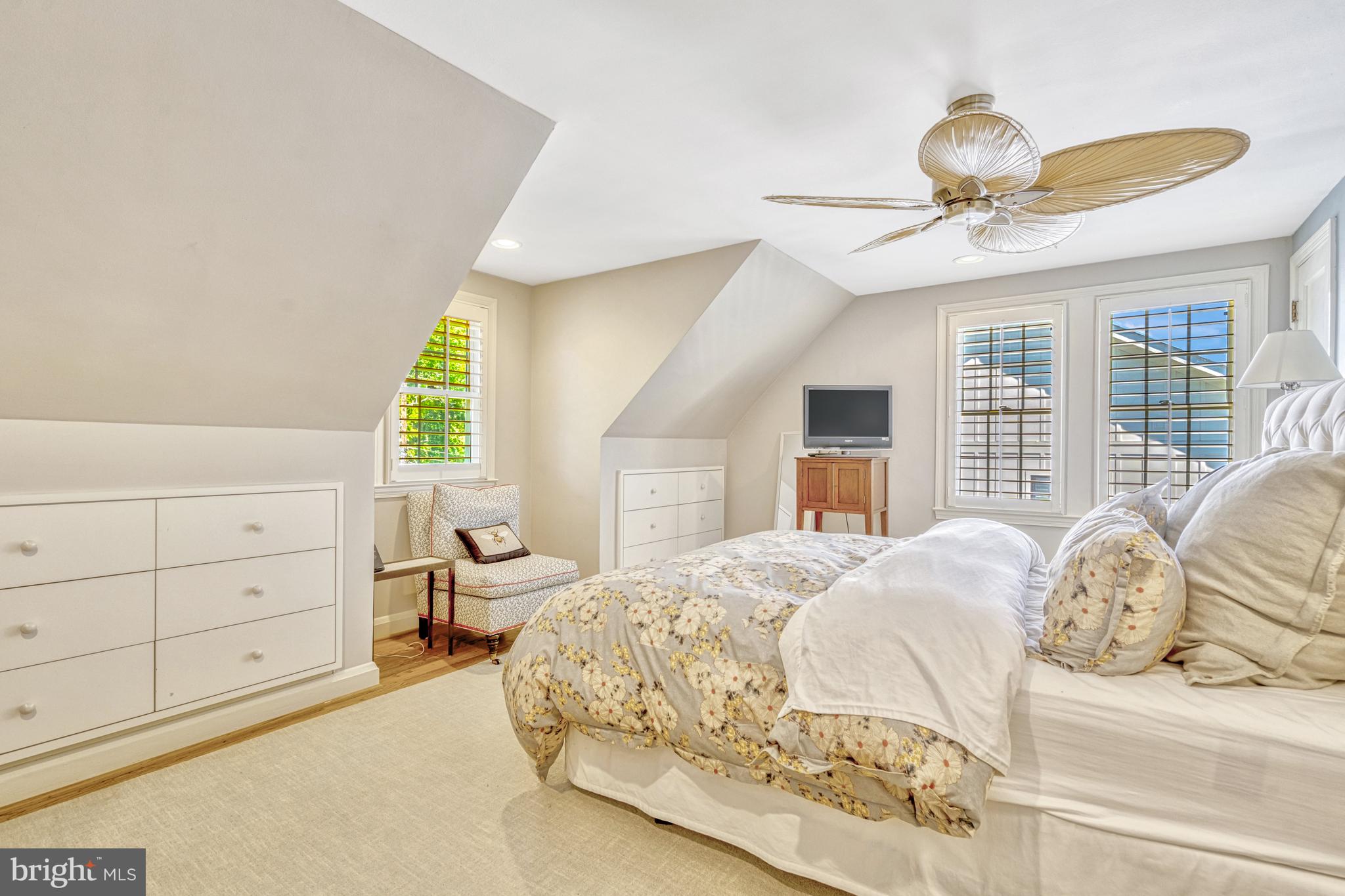 BROYHILLS MCLEAN ESTATES - Residential