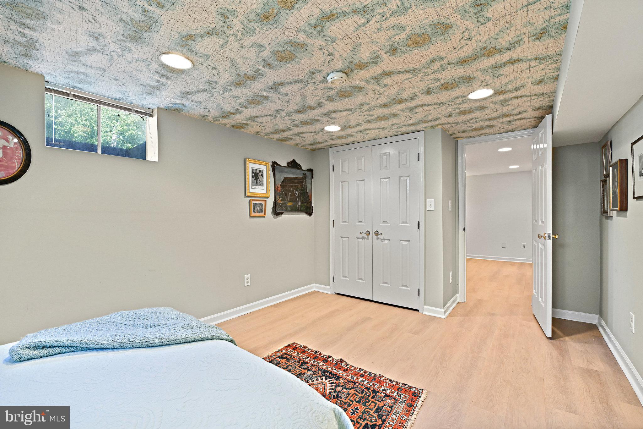 BROYHILLS MCLEAN ESTATES - Residential