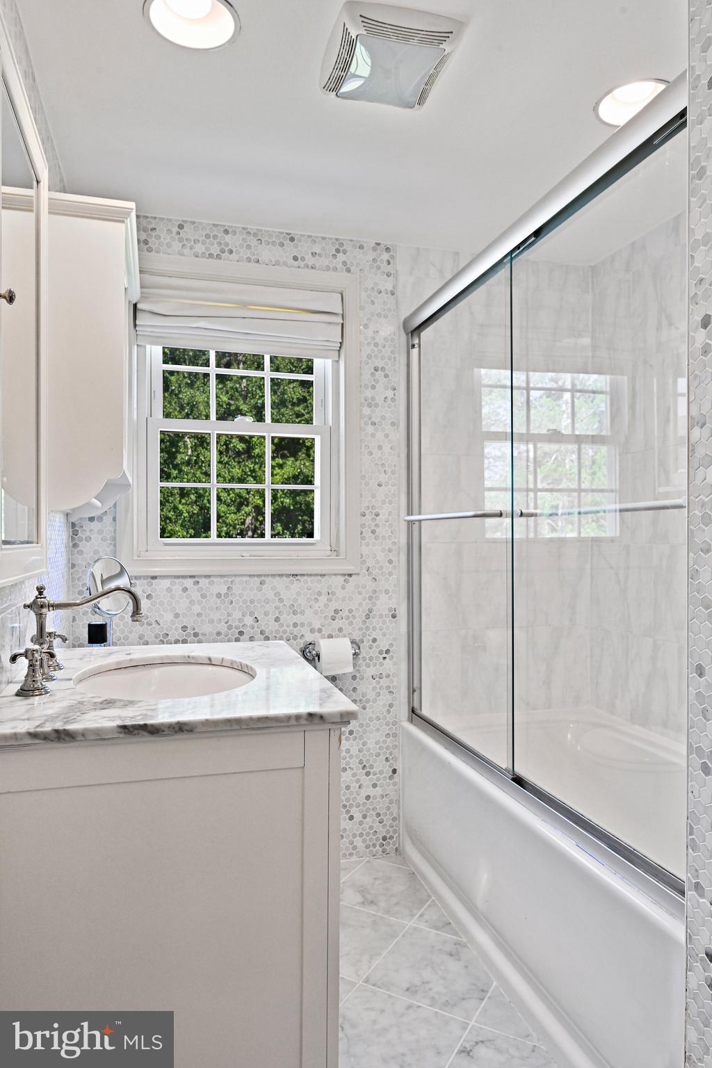 BROYHILLS MCLEAN ESTATES - Residential