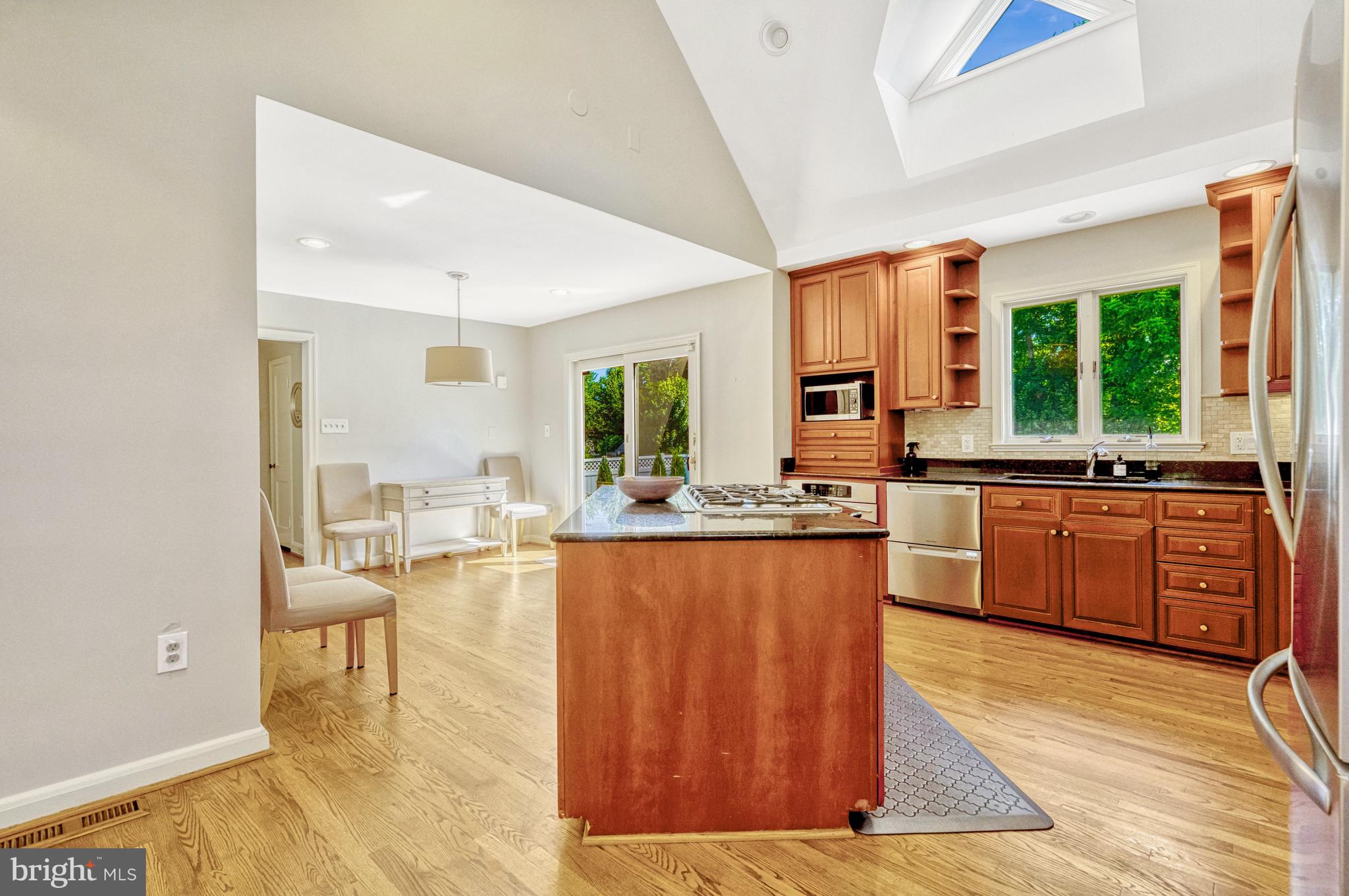 BROYHILLS MCLEAN ESTATES - Residential