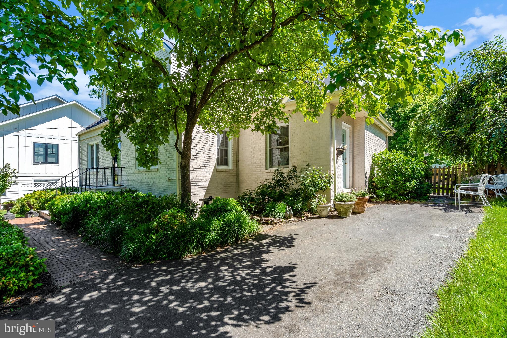 BROYHILLS MCLEAN ESTATES - Residential