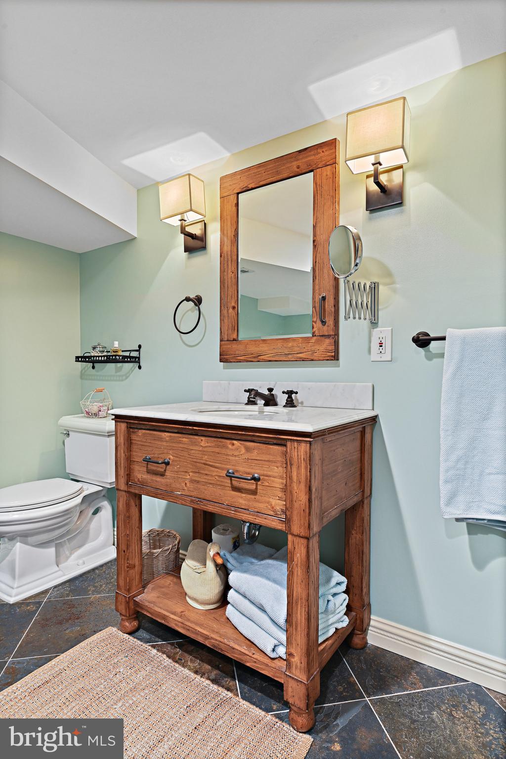 BROYHILLS MCLEAN ESTATES - Residential