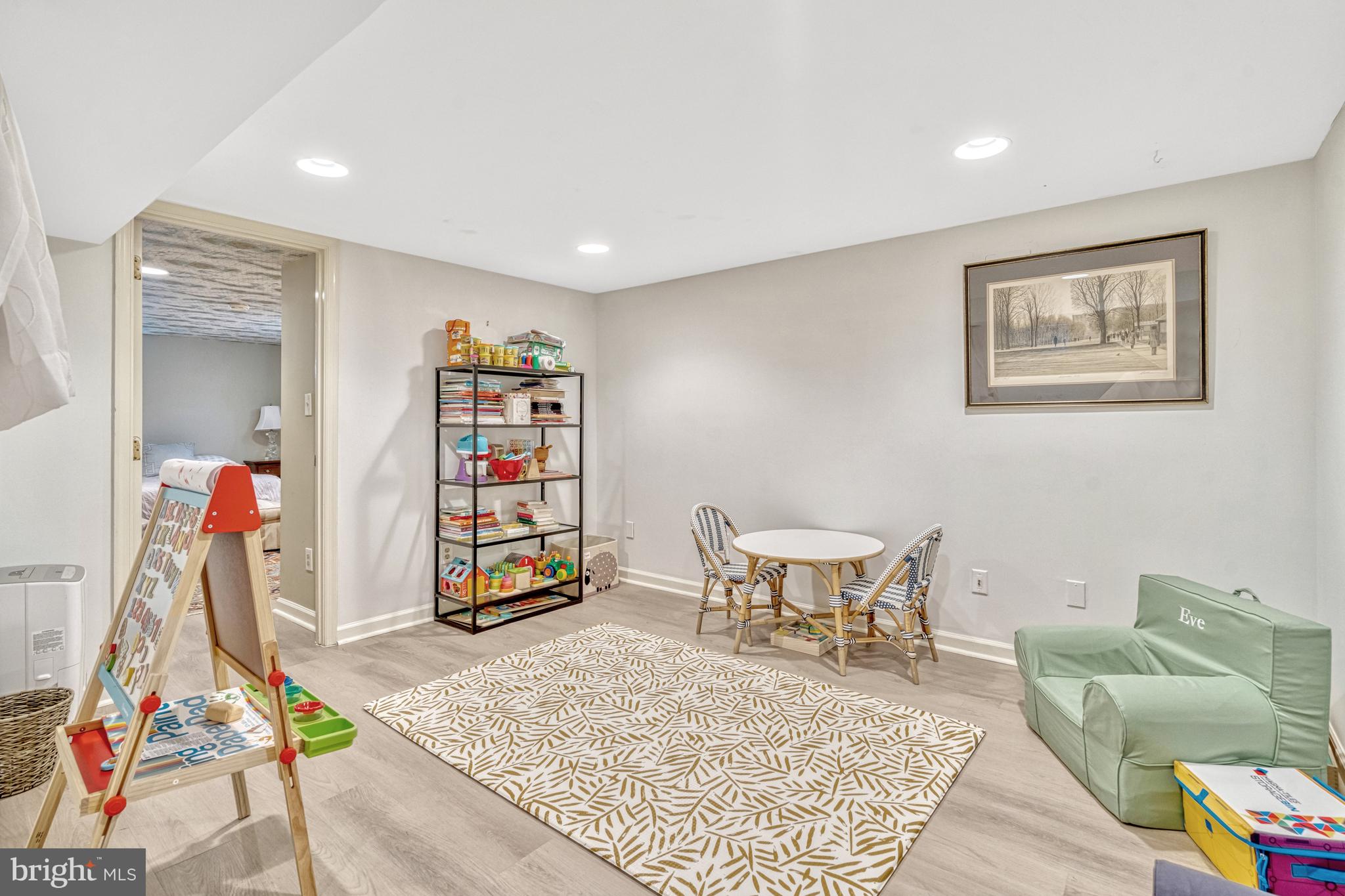 BROYHILLS MCLEAN ESTATES - Residential