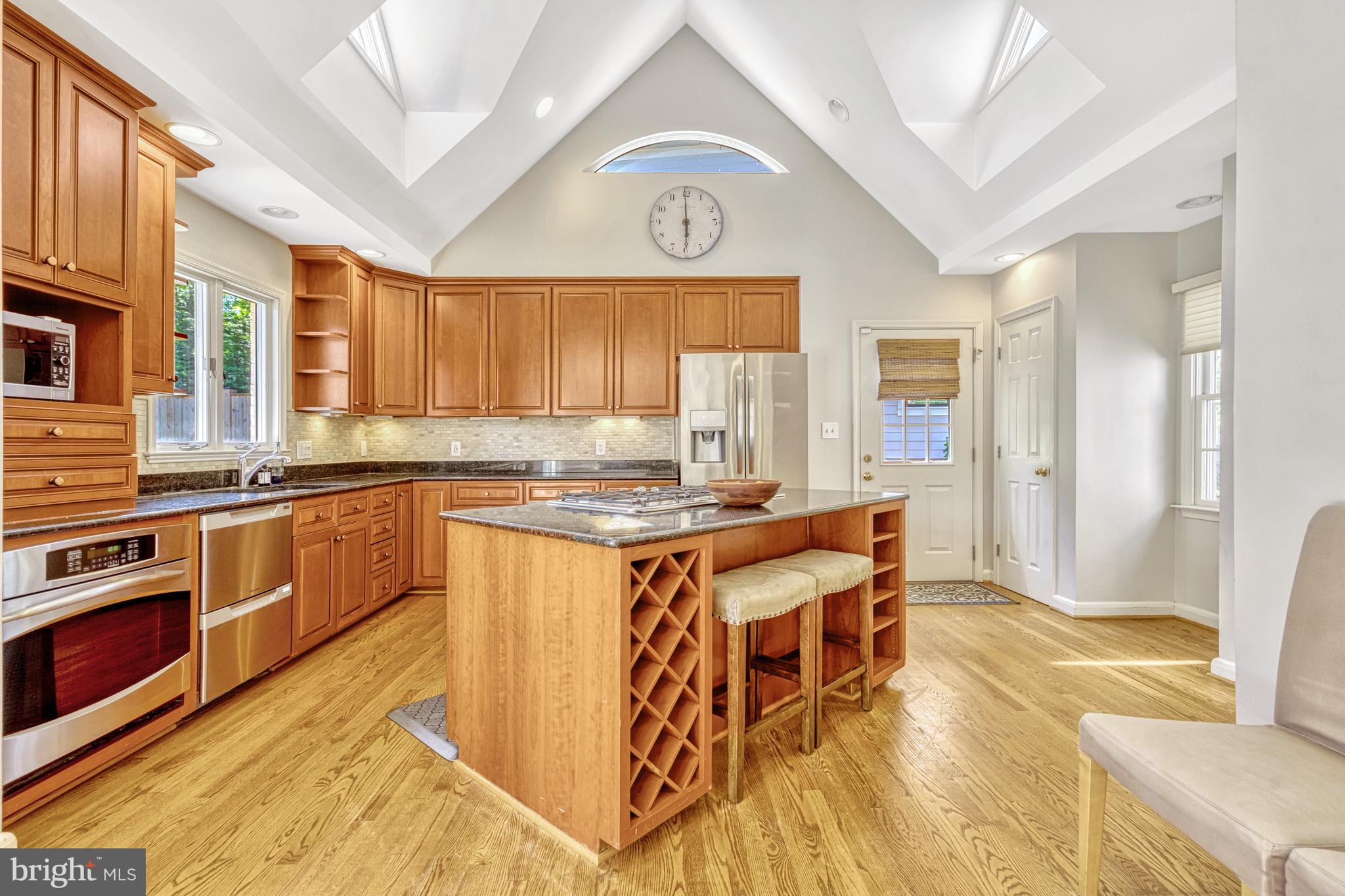 BROYHILLS MCLEAN ESTATES - Residential