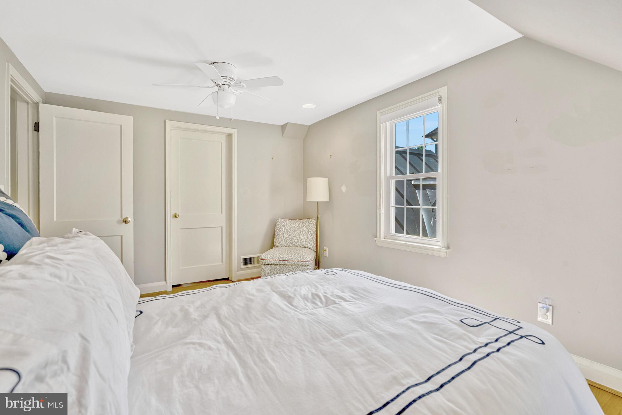 BROYHILLS MCLEAN ESTATES - Residential