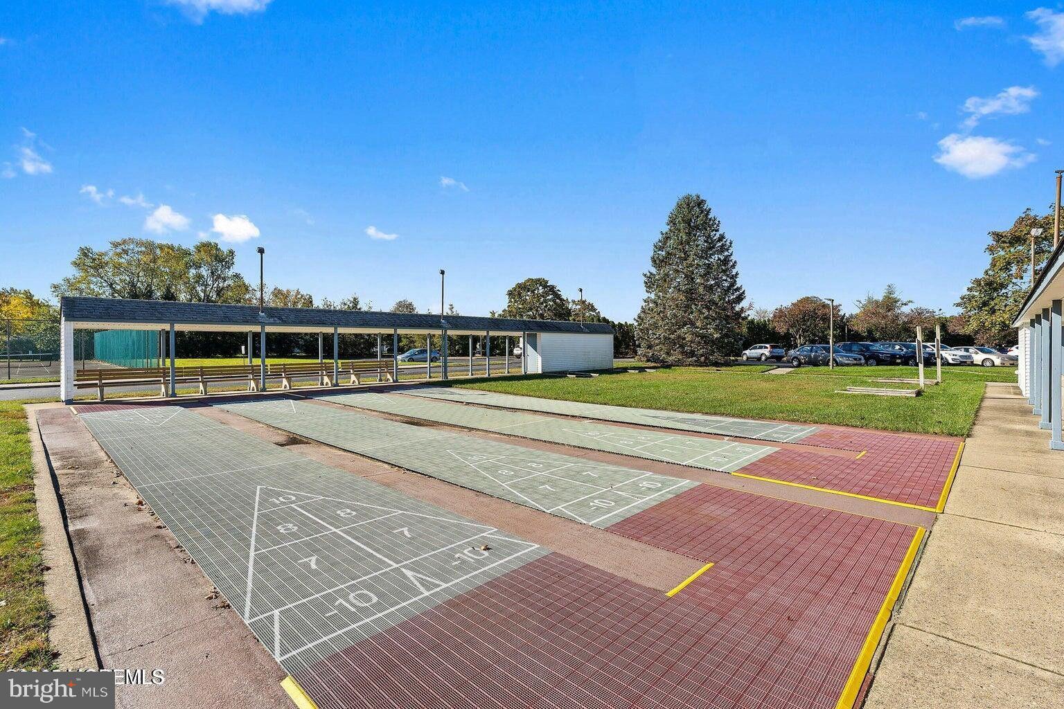 HOLIDAY CITY - CAREFREE - Residential