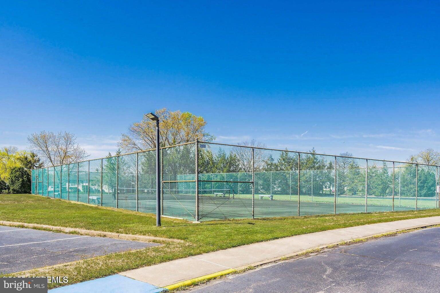 HOLIDAY CITY - CAREFREE - Residential