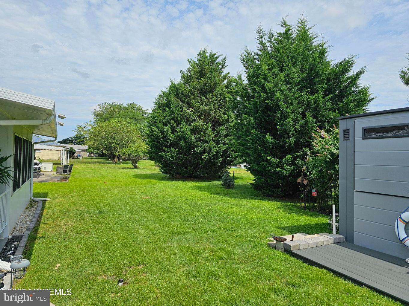 HOLIDAY CITY - CAREFREE - Residential