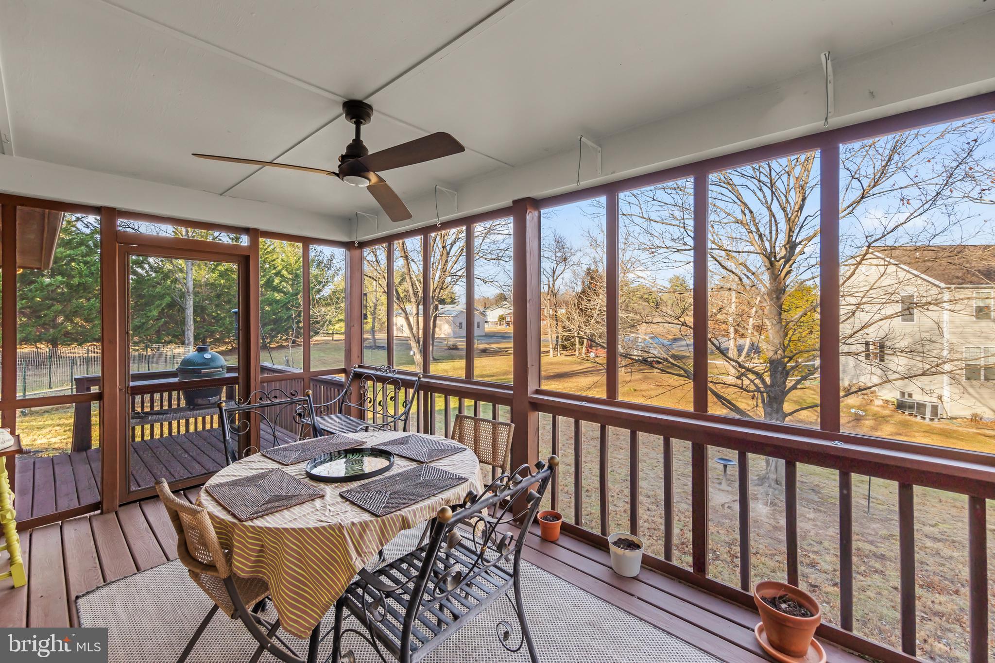 LAKE HOLIDAY ESTATES - Residential