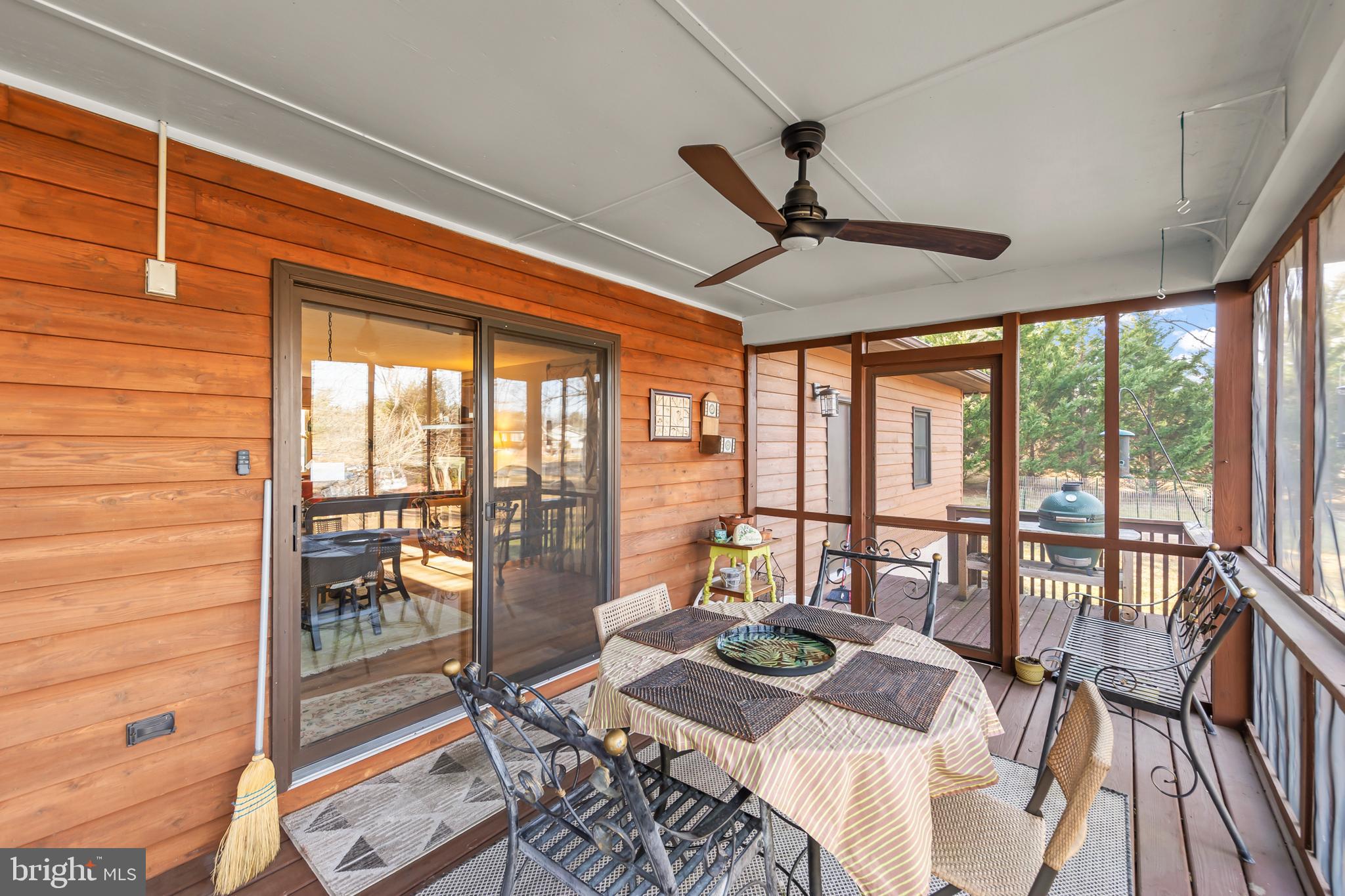 LAKE HOLIDAY ESTATES - Residential