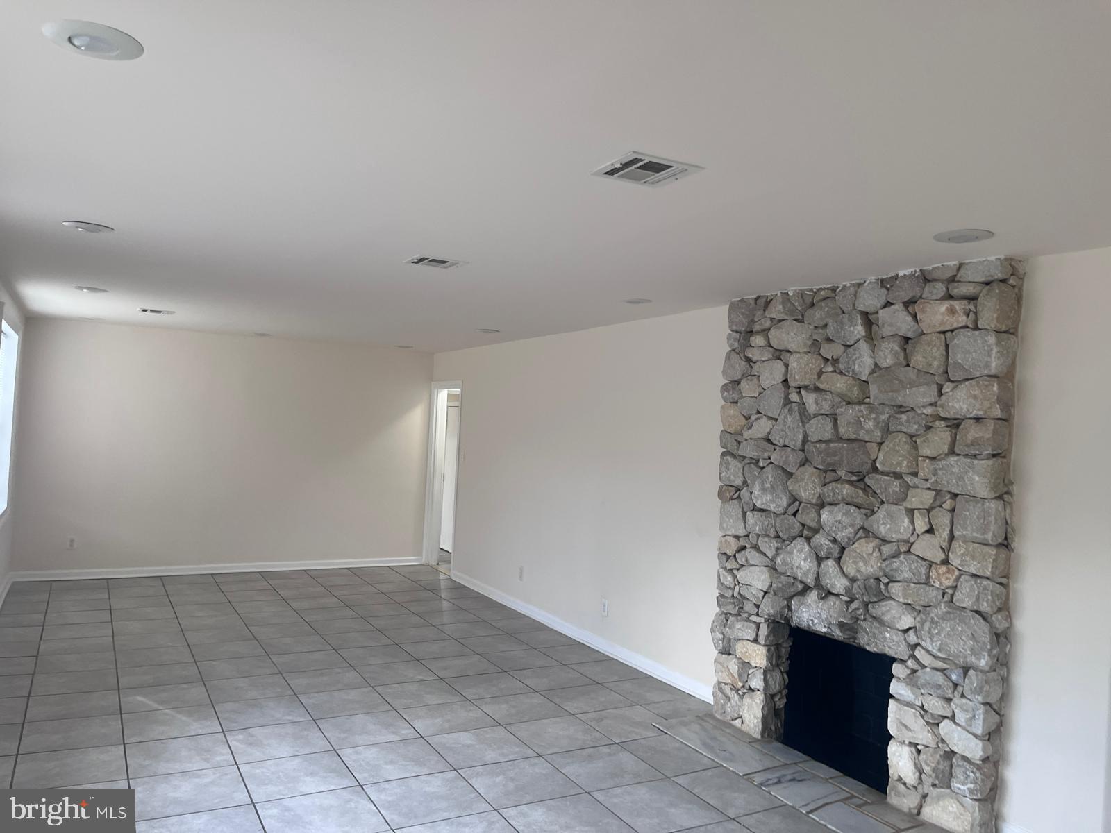 CLINTON - Residential