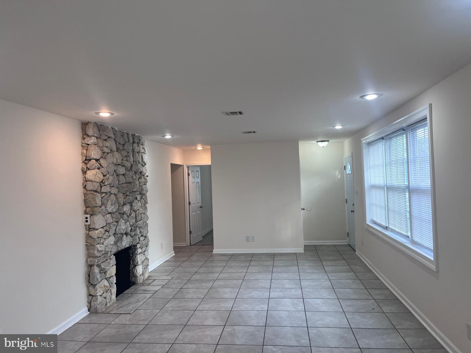 CLINTON - Residential