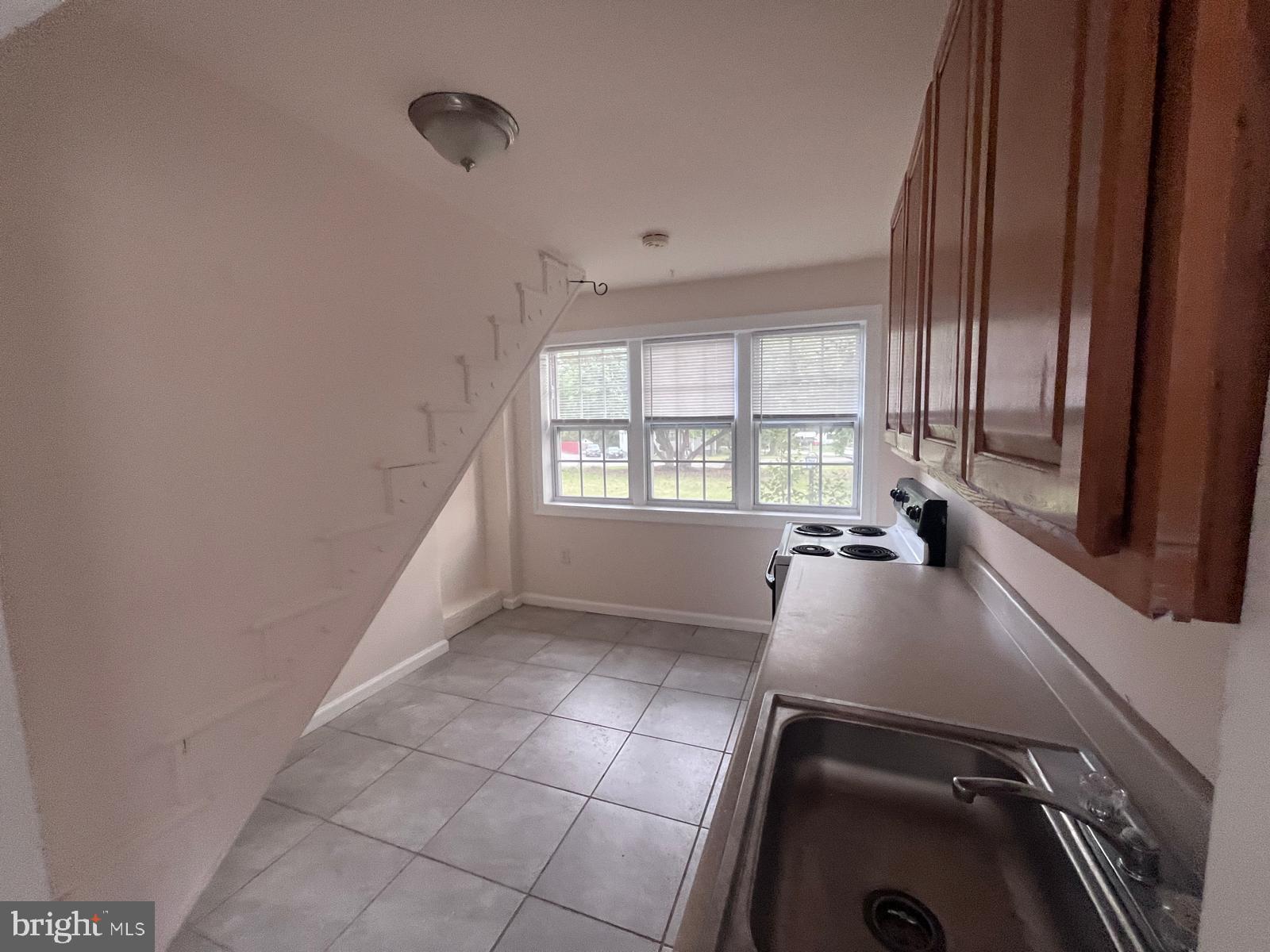 CLINTON - Residential