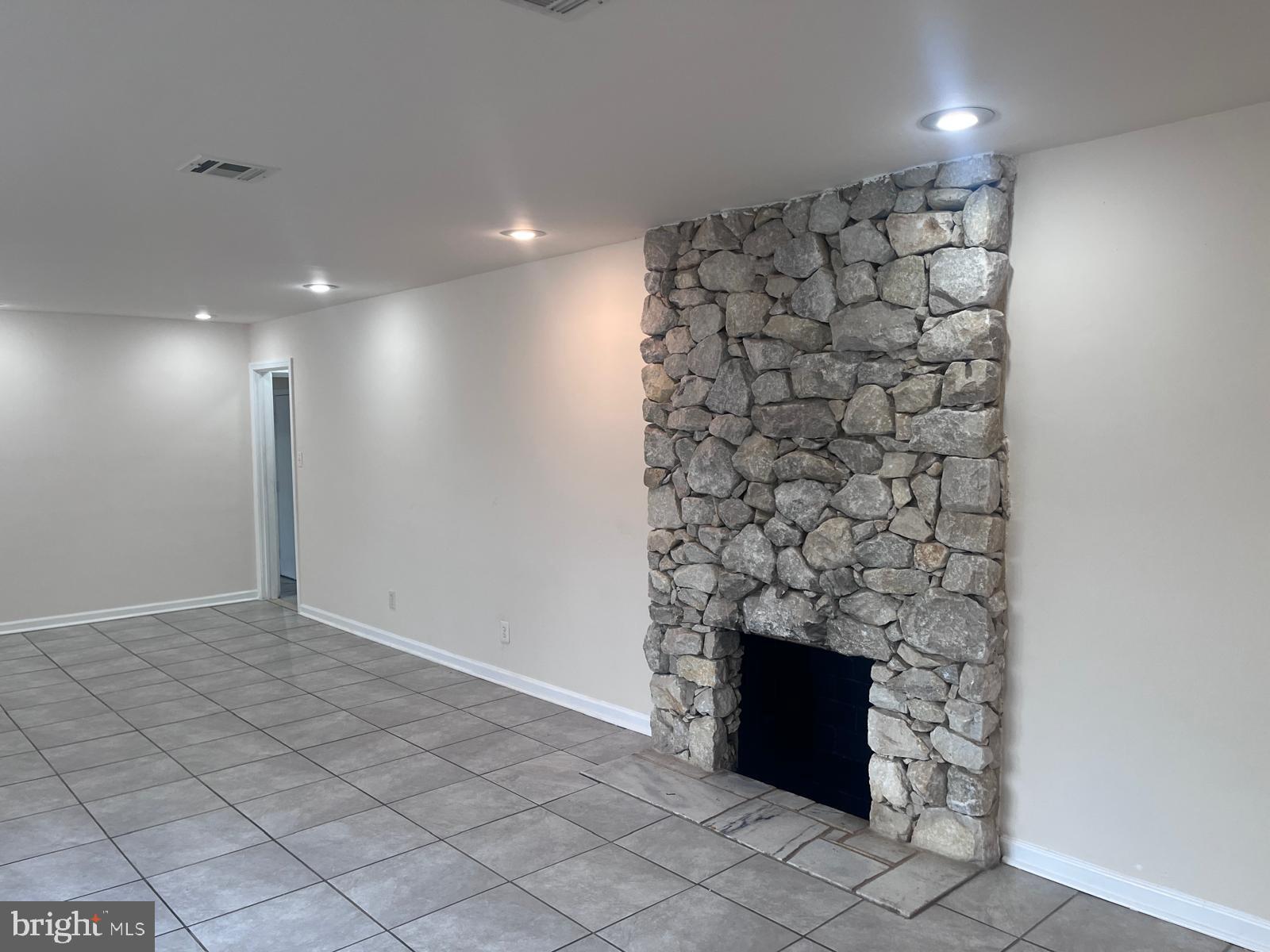 CLINTON - Residential