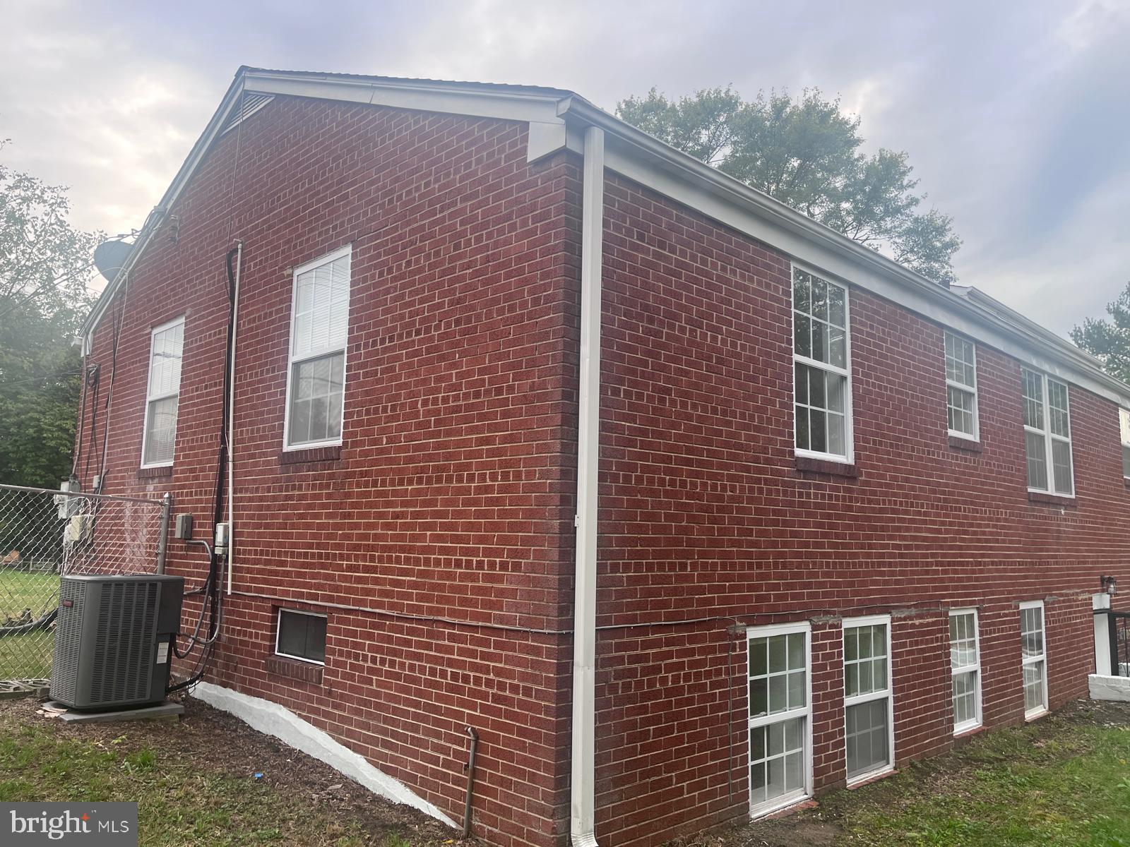 CLINTON - Residential