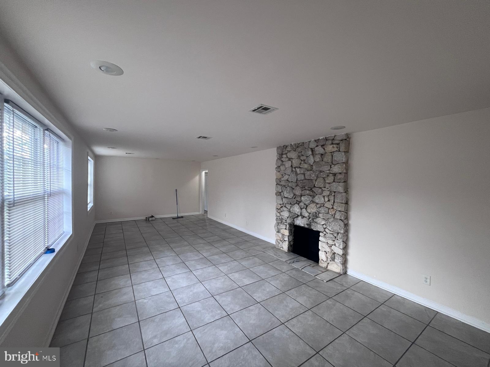 CLINTON - Residential