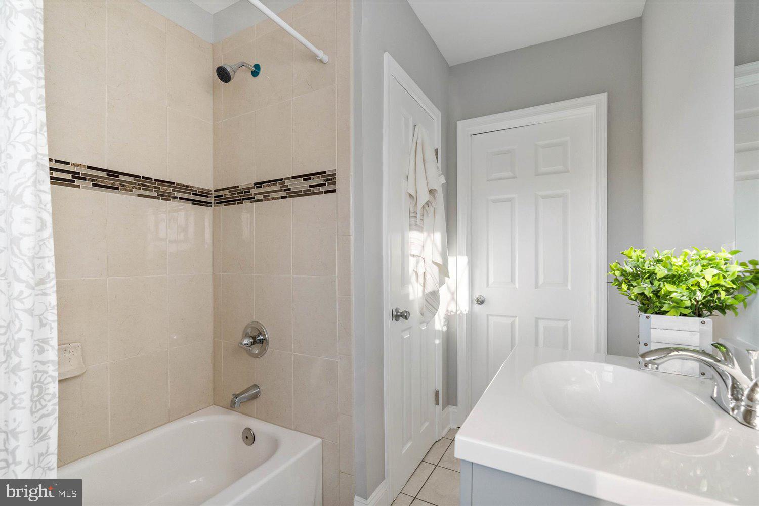 STONEWOOD-PENTWOOD-WINSTON - Residential