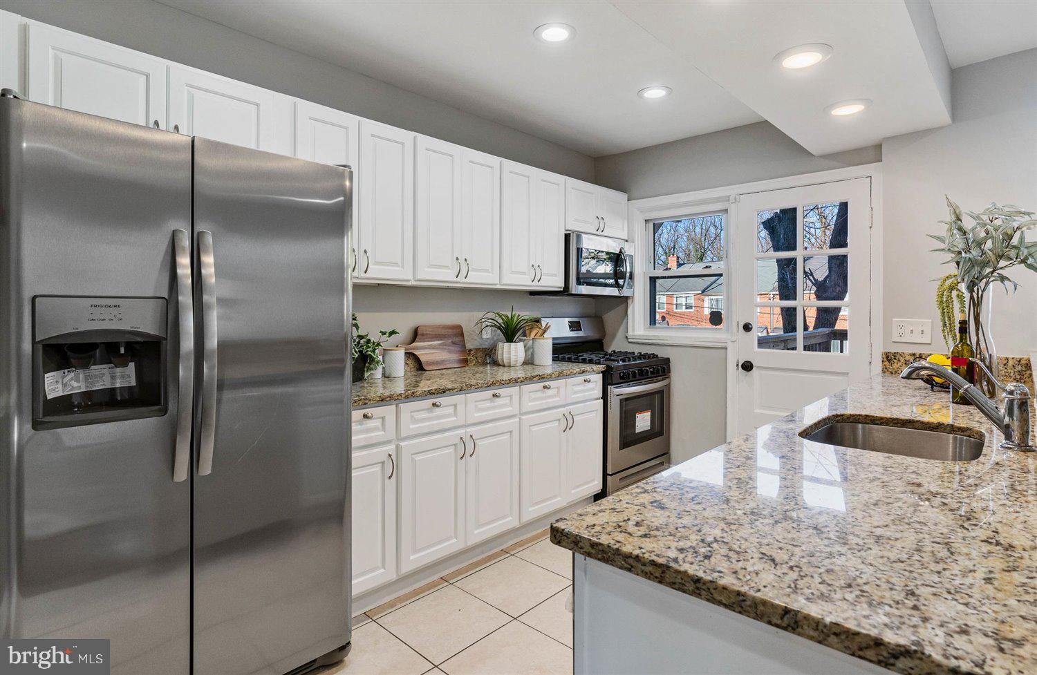 STONEWOOD-PENTWOOD-WINSTON - Residential