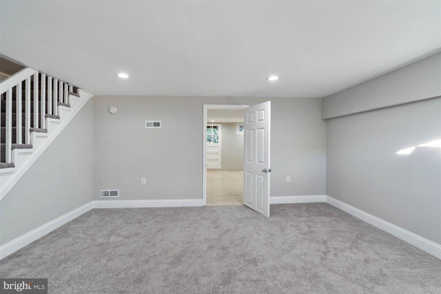 STONEWOOD-PENTWOOD-WINSTON - Residential