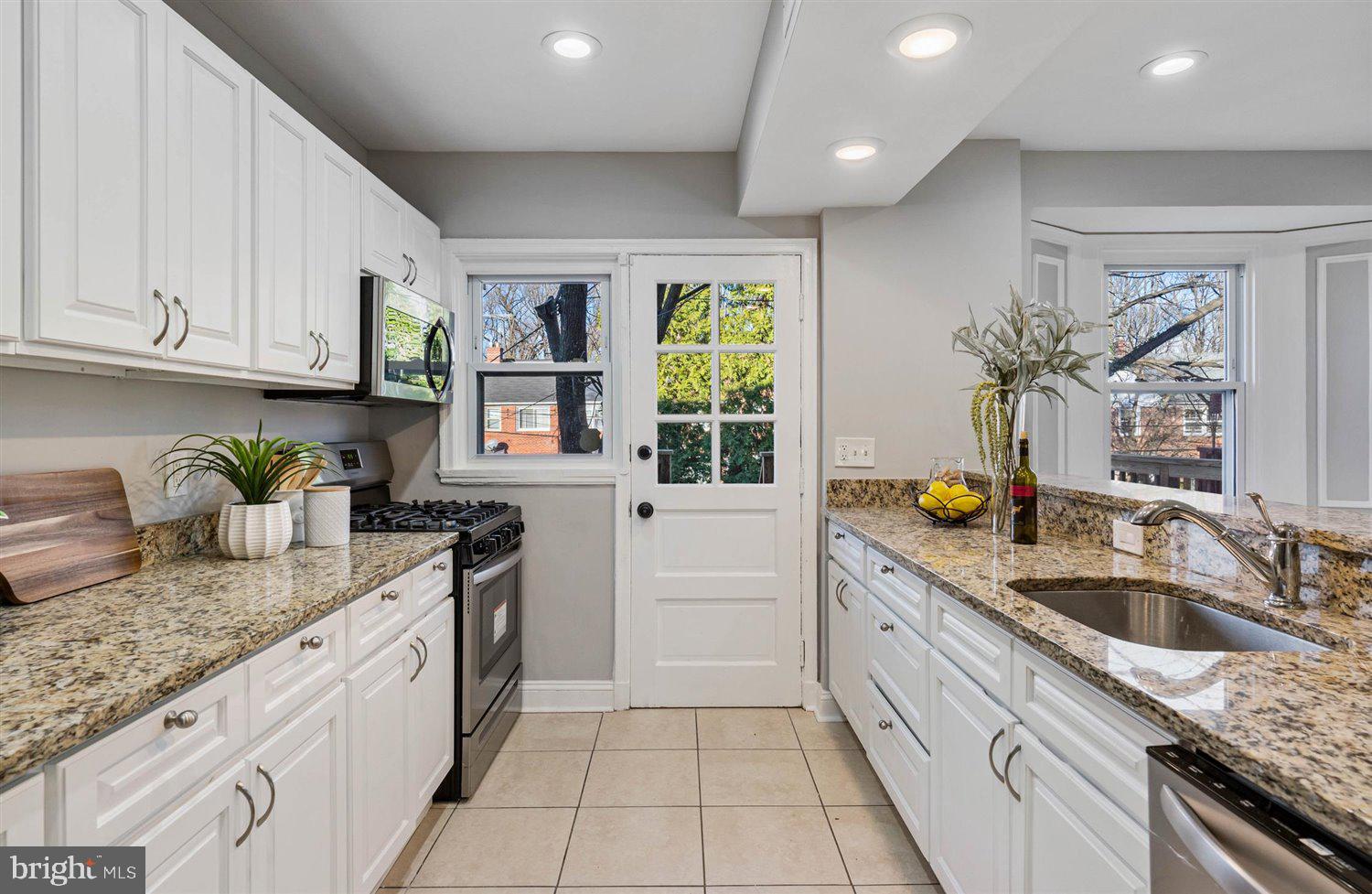 STONEWOOD-PENTWOOD-WINSTON - Residential