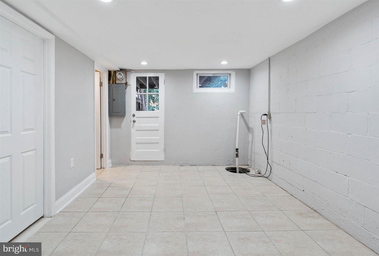 STONEWOOD-PENTWOOD-WINSTON - Residential