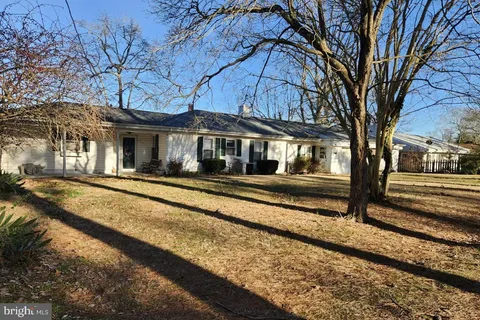209 Lucom Point Drive, Reedville, VA MLS: VANV2001466