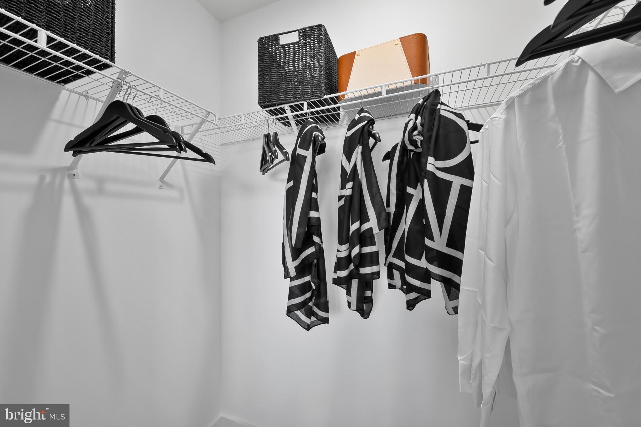 RIVERPOINTE - Residential