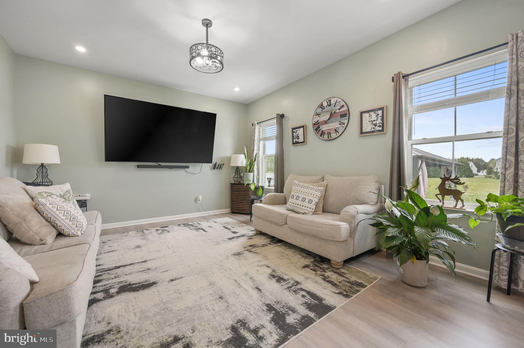 328 STEAMBOAT AVENUE