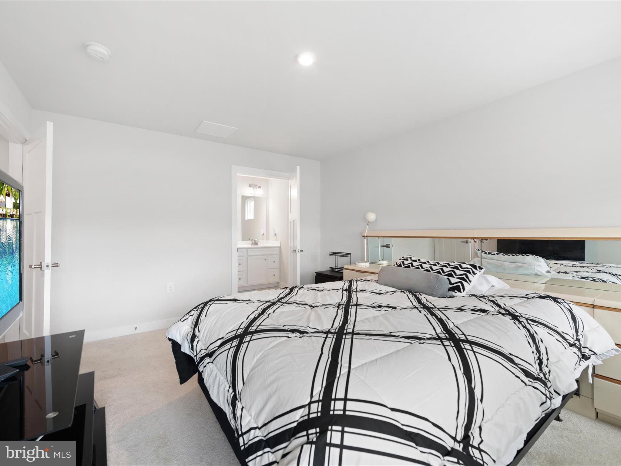 VERONA WOODS - Residential