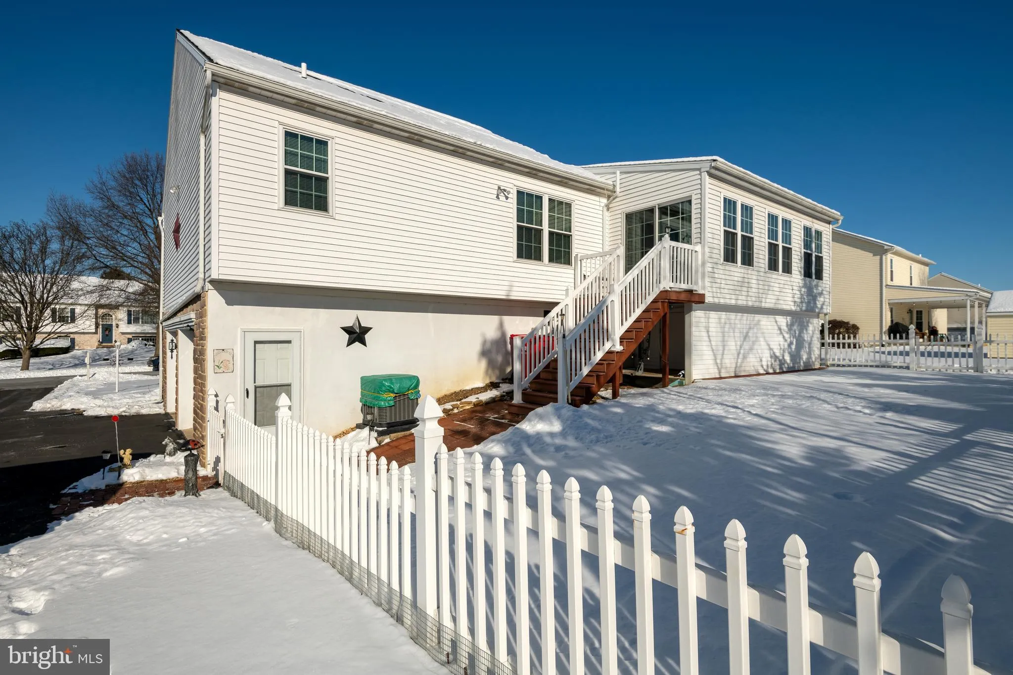 Palmyra, Pennsylvania 17078, United States, 3 Bedrooms Bedrooms, ,3 BathroomsBathrooms,Residential,Pending,14714