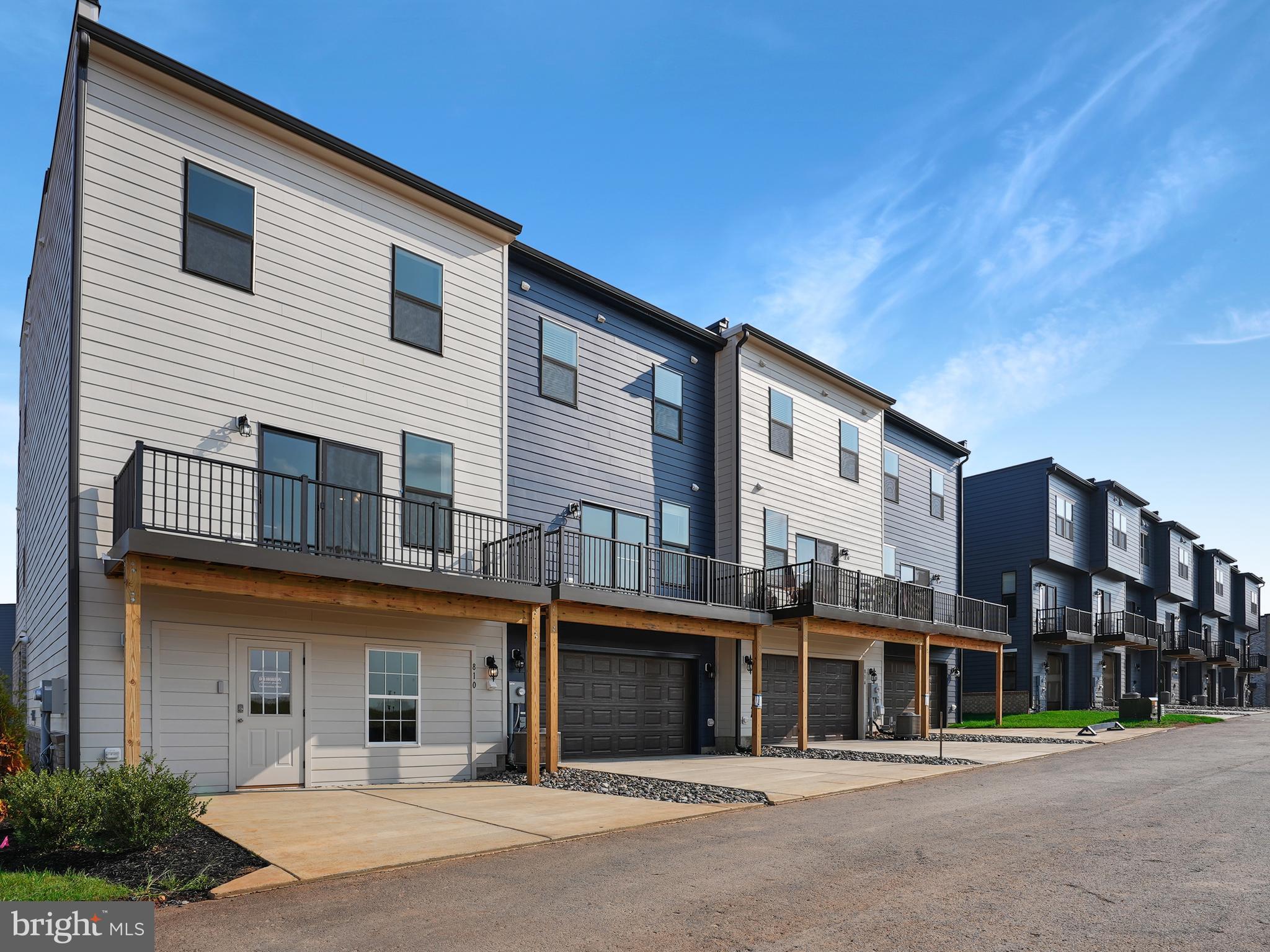 RENN QUARTER - Residential Lease